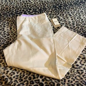 Coldwater Creek NWT. Women’s Tan Capris Size 16